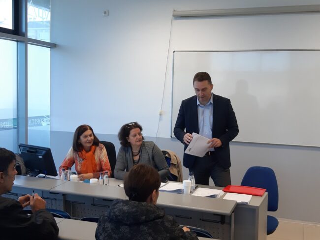 IMG-ebff785c0bba7b627ff9cd47d79b6bb1-V